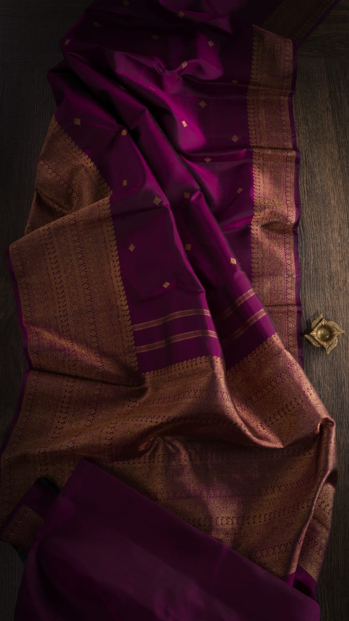 CLASSIC PURPLE & GOLD  HANDWOVEN  KANJIVARAM  SILK SAREE - RM7