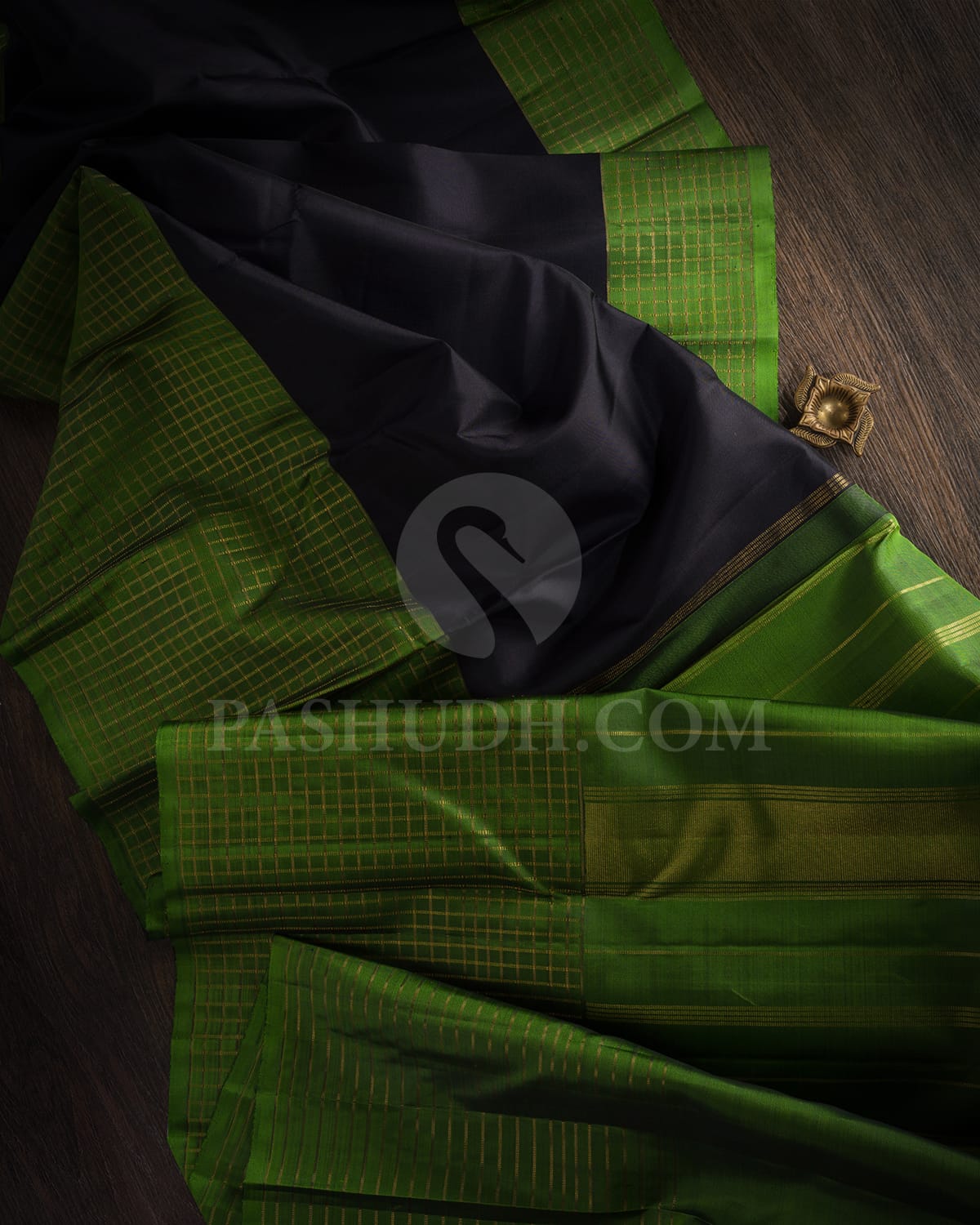 BLACK &OLIVE GREEN KANJIVARAM SILK SAREE WITH GOLD ZARI  KATTAMS IN BORDER - RB7