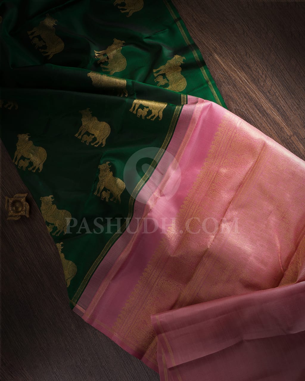 Bottle Green & Onion Pink Traditional Borderless Pure Kanjivaram Silk Saree-SP22