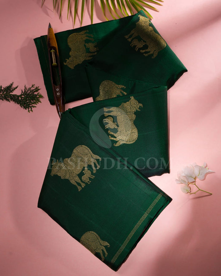 Bottle Green & Onion Pink Traditional Borderless Pure Kanjivaram Silk Saree-SP22