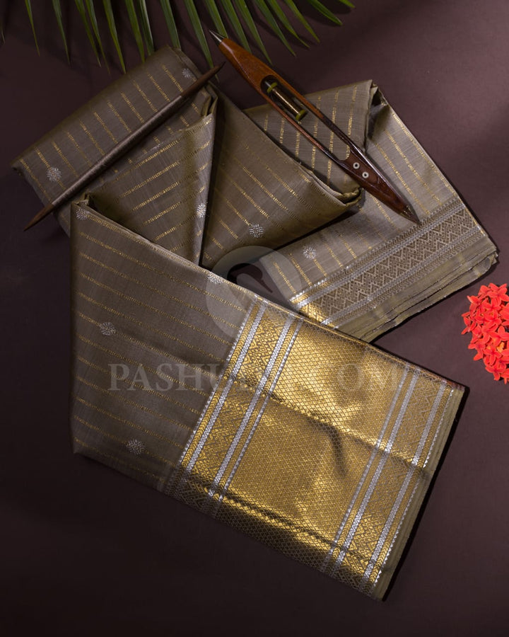 Greige Pure Kanjivaram Silk Saree-SP39