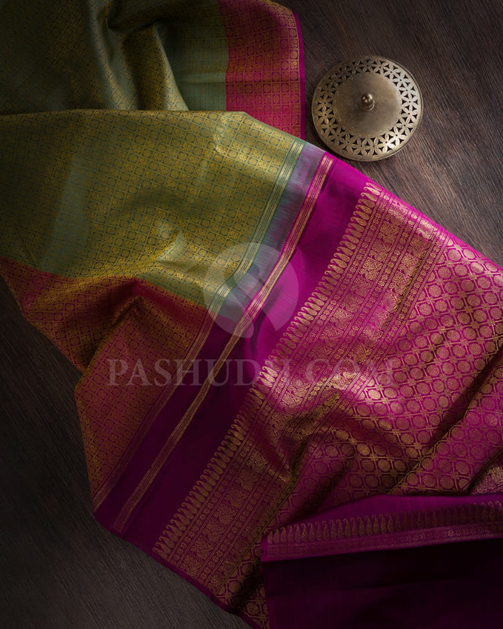 Green And Magenta Pure Kanjivaram Silk Saree-SP75