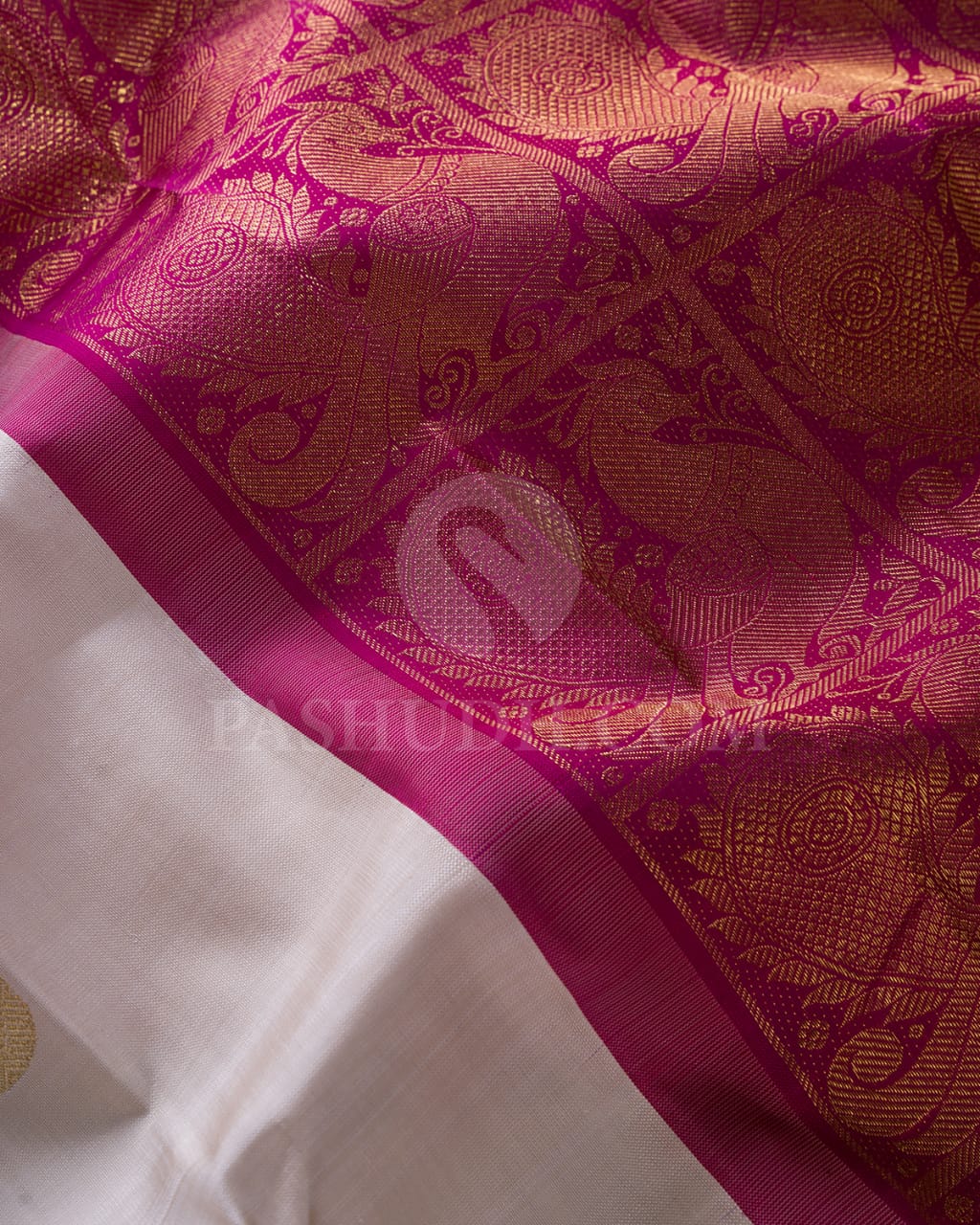 Half White,Rani Pink & Bottle Green Traditional Borderless Pure Kanjivaram Silk Saree-SP82