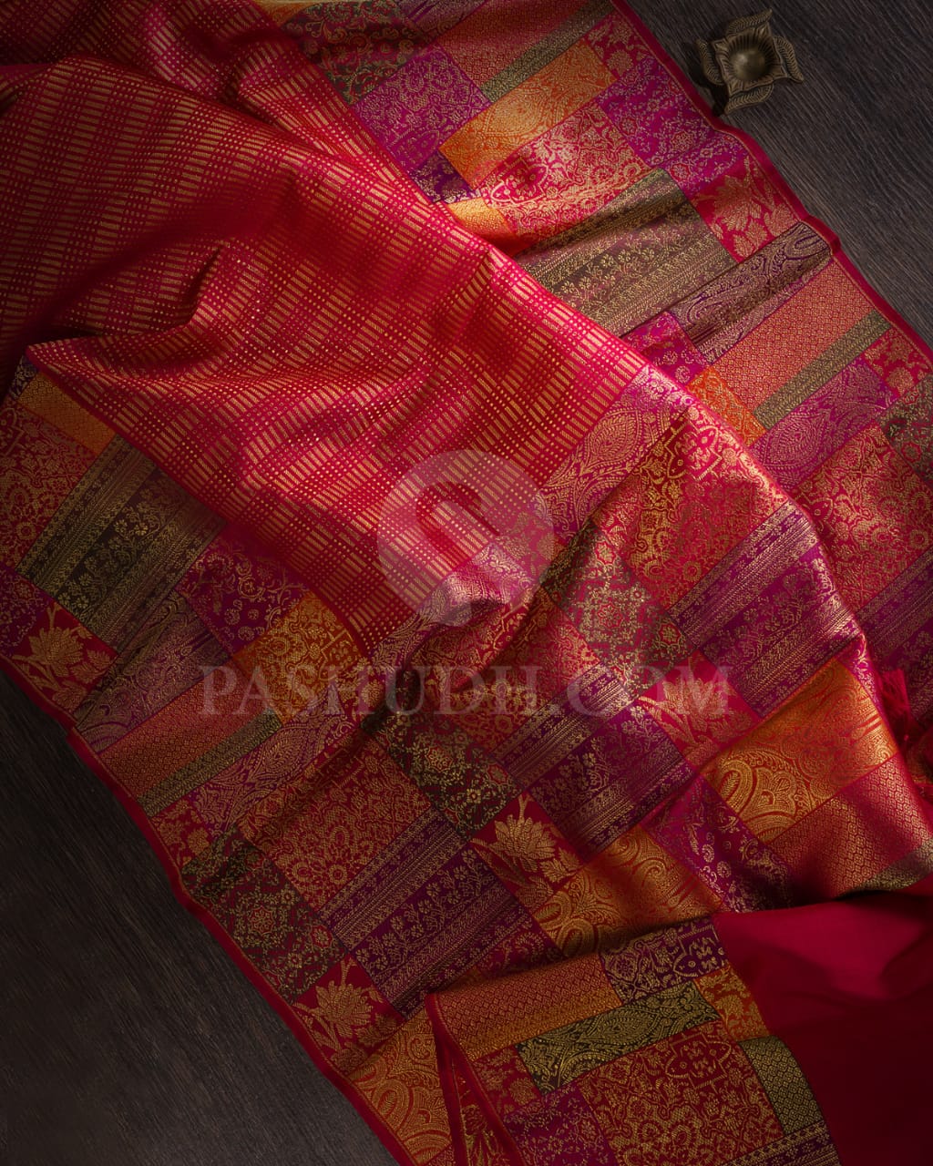 Bright Red Pure Kanjivaram Silk Saree-P189(A)