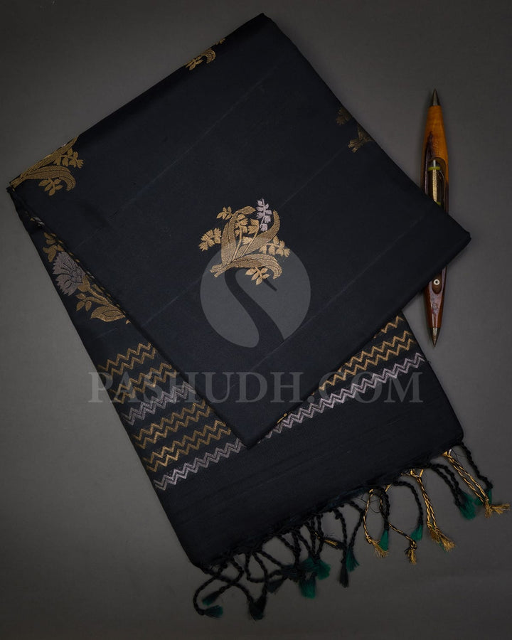 Black Floral Patterned Self Colored Soft Silk Saree-AC112