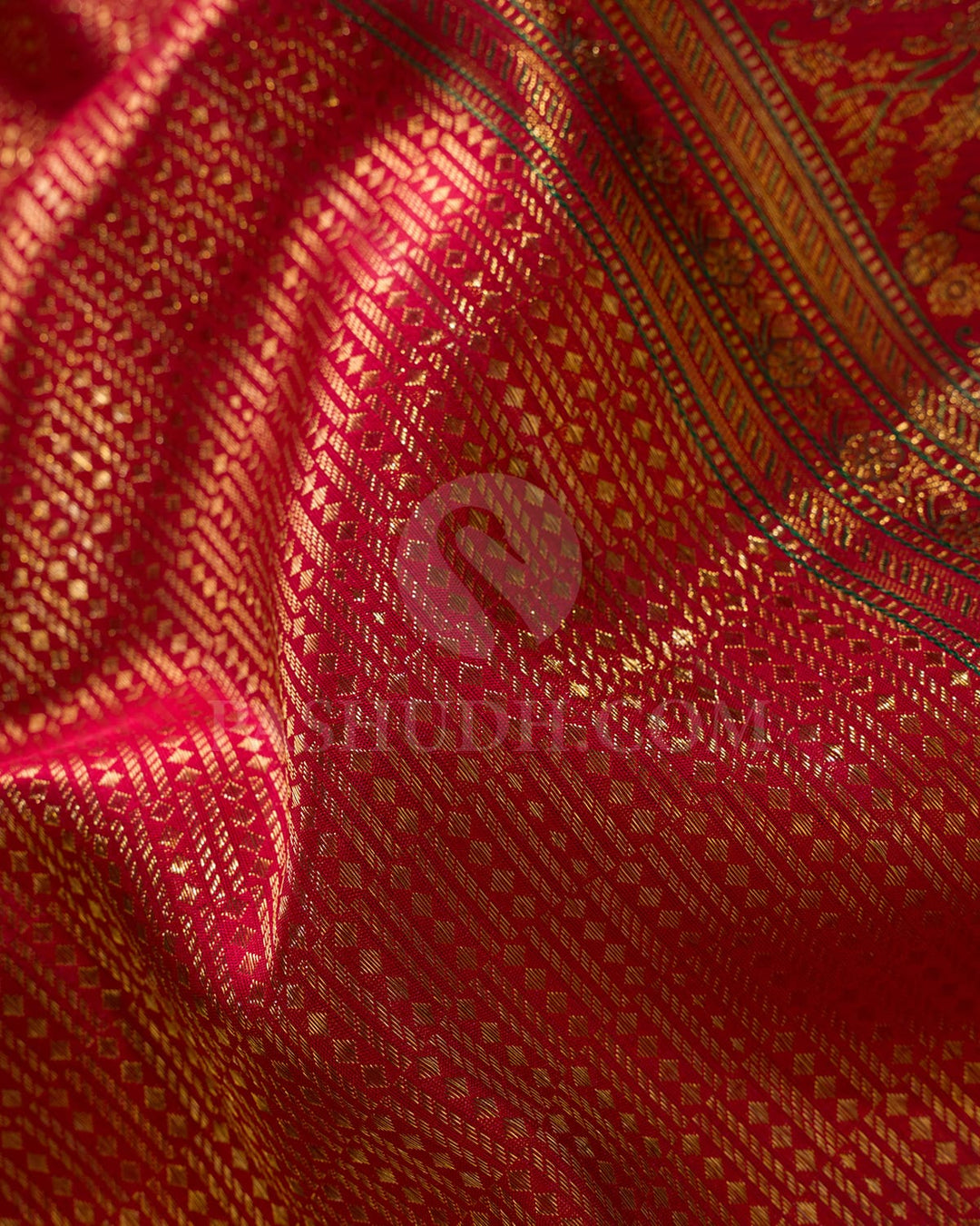 Red Bridal Kanjivaram Silk Saree-S1557(B)