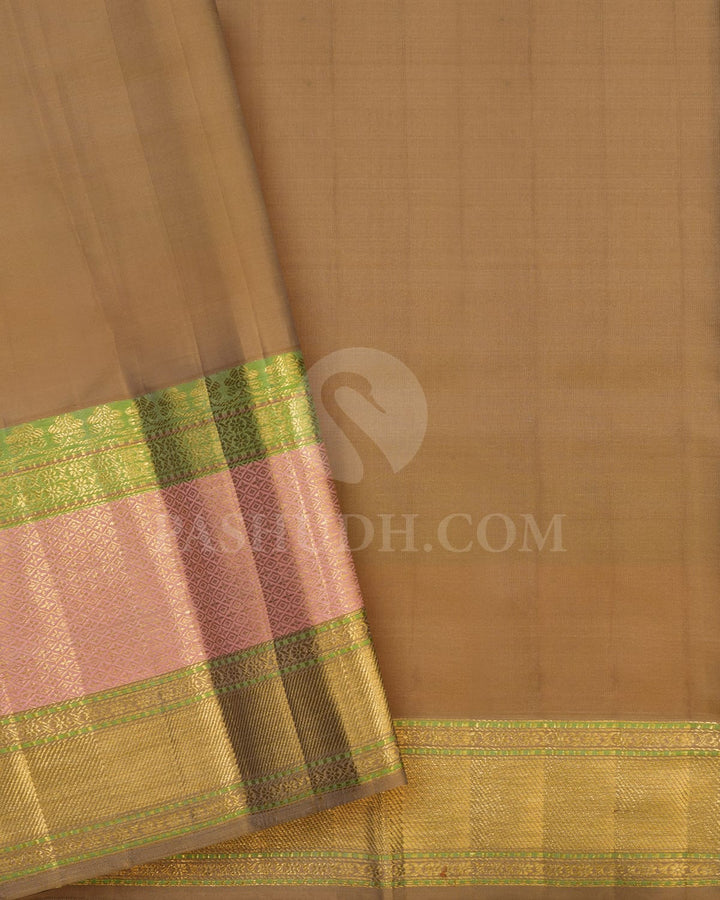 Silver Grey Shimmer With Green Pink Dual Shaded Kanjivaram Silk Saree-D660(A)