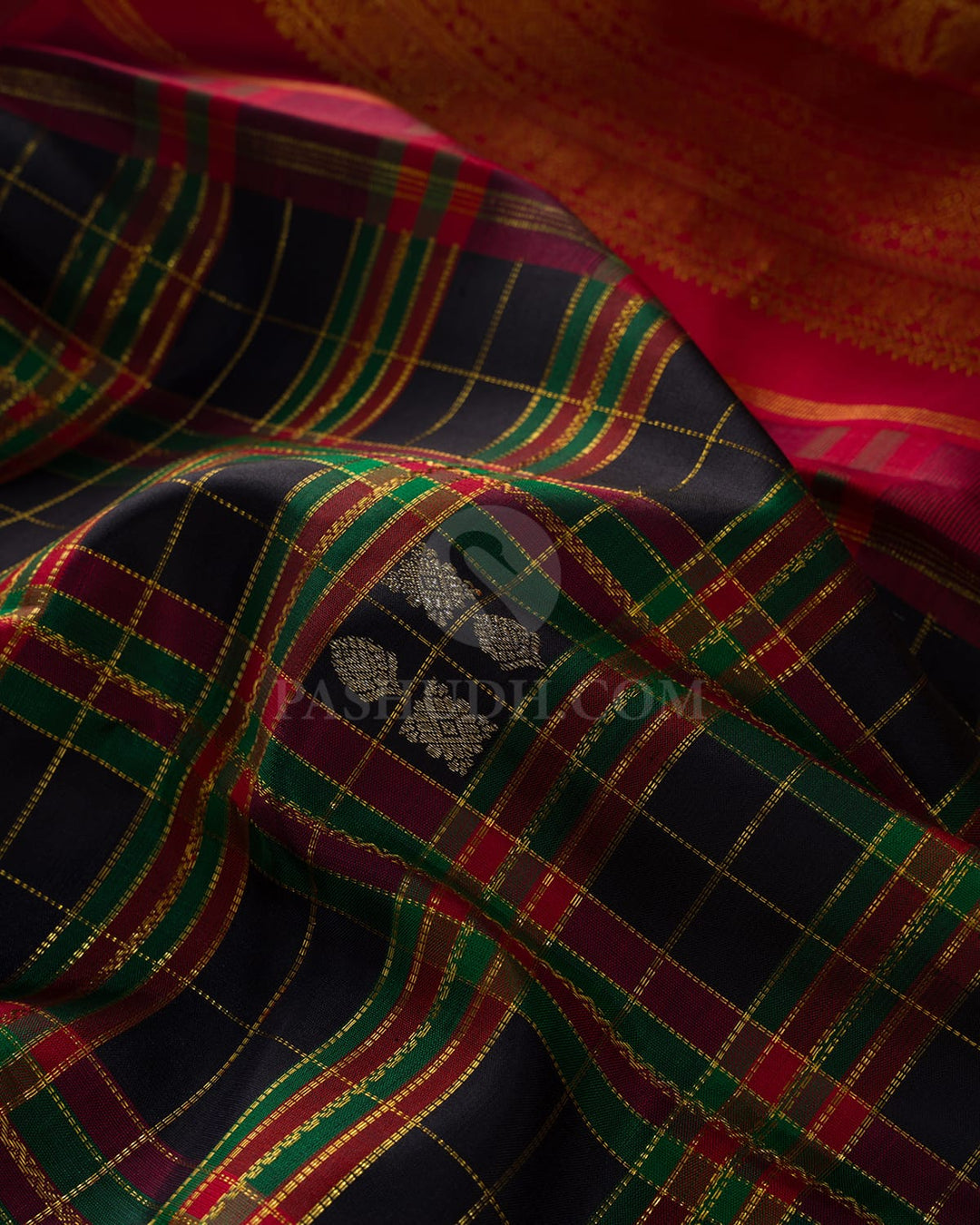 Black,Red And Green Borderless Traditional Kanjivaram Silk Saree-S1086(B)