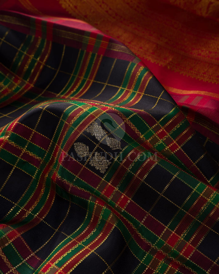 Black,Red And Green Borderless Traditional Kanjivaram Silk Saree-S1086(B)