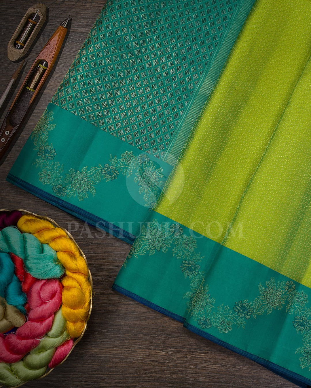 Dual Shade Of Pear Green And Emerald Green Kanjivaram Silk Saree-D704(B)