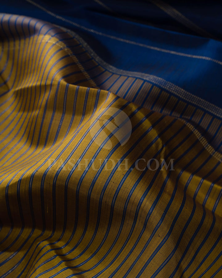 Dual Shaded Fenugreek Brown With Prussian Blue Pure Zari Kanjivaram Silk Saree-SP424