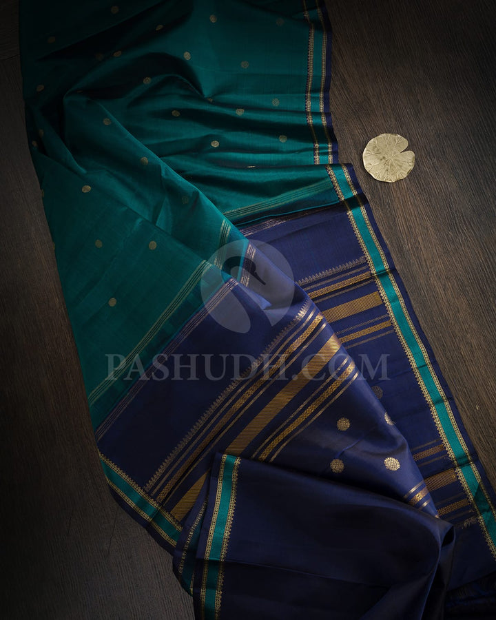 Dual Shaded Leaf Green With Navy Blue Pure Zari Kanjivaram Silk Saree-SP425