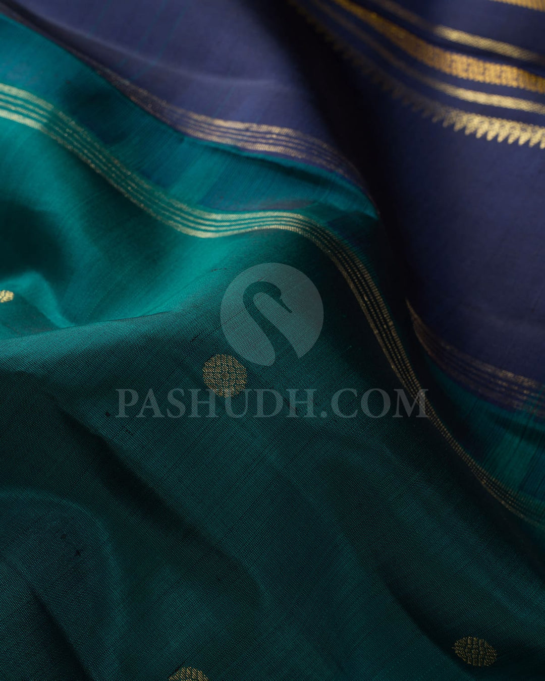Dual Shaded Leaf Green With Navy Blue Pure Zari Kanjivaram Silk Saree-SP425
