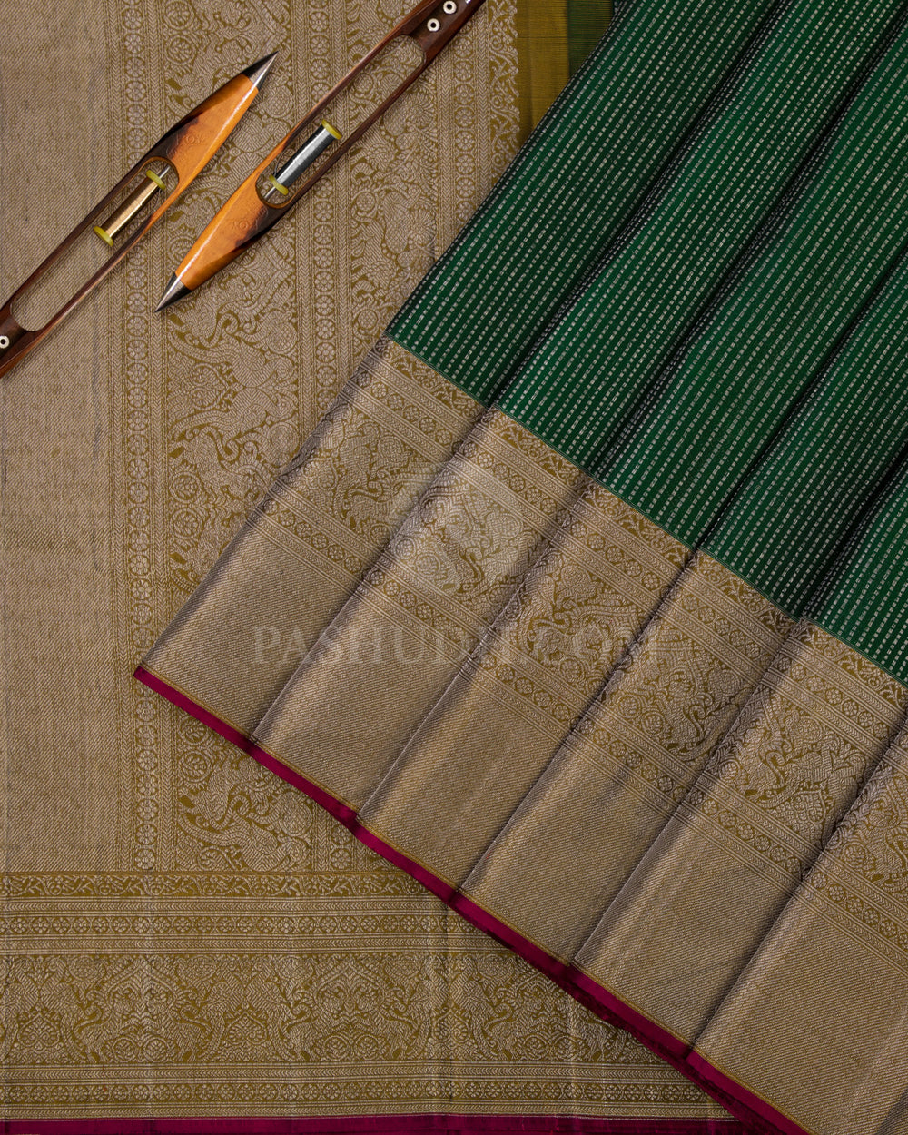 Dark Green and Mehndi Green Kanjivaram Silk Saree - DJ519 View 2