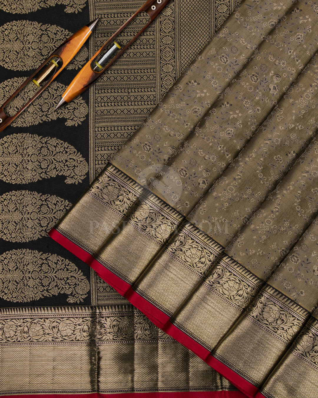 Antique Gold and Black Kanjivaram Silk Saree - D423 - View 2