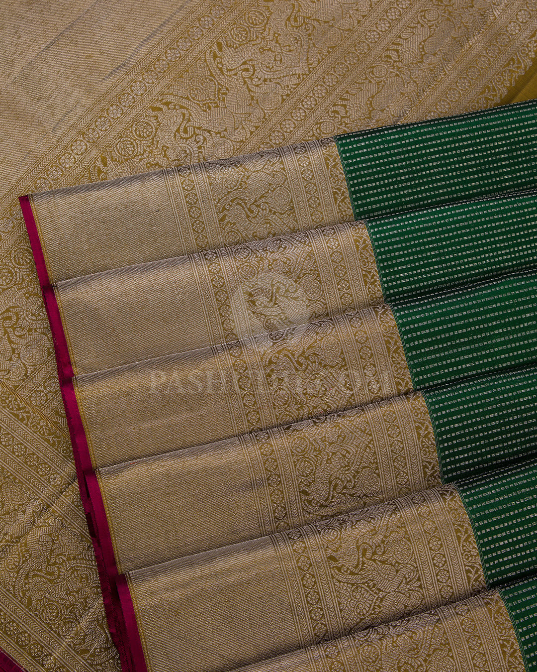 Dark Green and Mehndi Green Kanjivaram Silk Saree - DJ519 View 4
