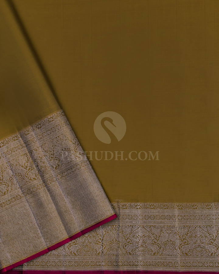 Dark Green and Mehndi Green Kanjivaram Silk Saree - DJ519 View 3